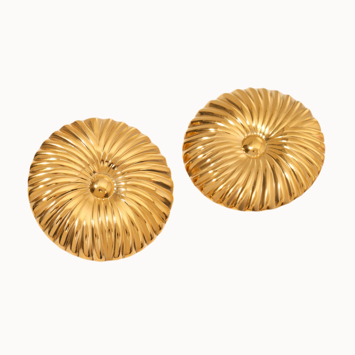 goldene statement ohrringe modernes design
