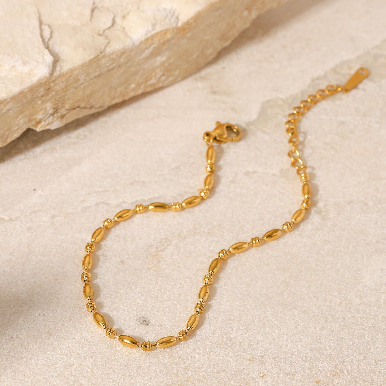 Golden Oval Armband