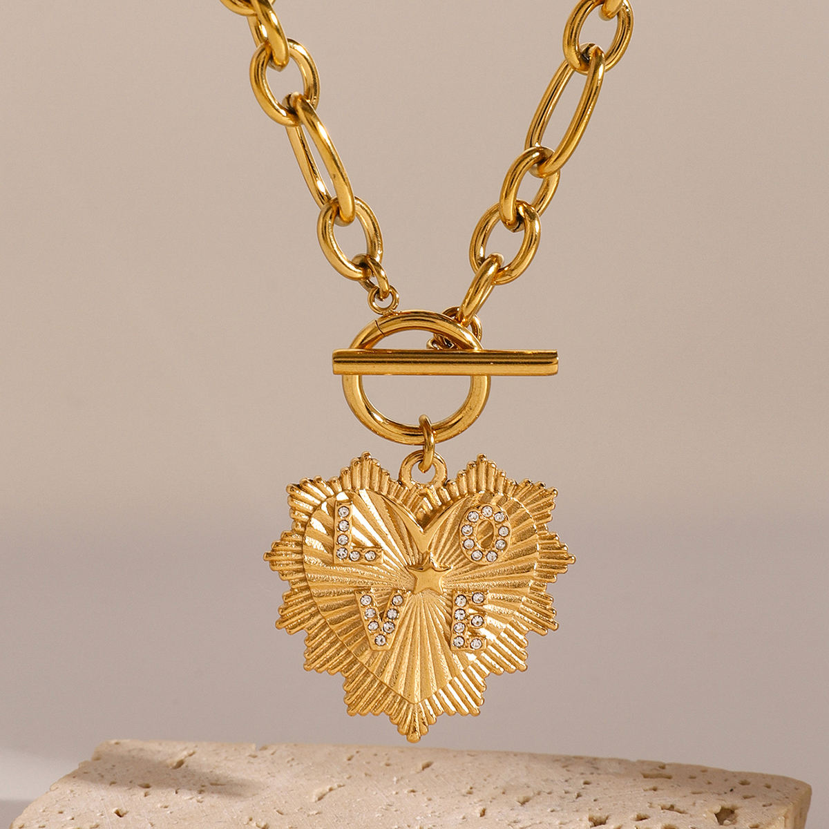 Golden Love Statement Kette