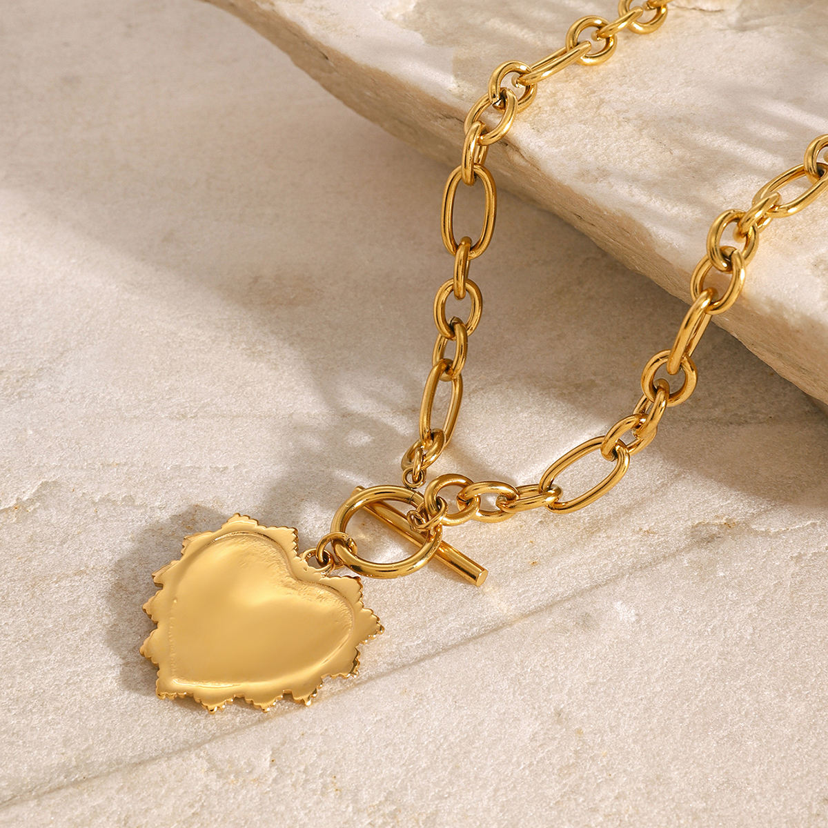 Golden Love Statement Kette