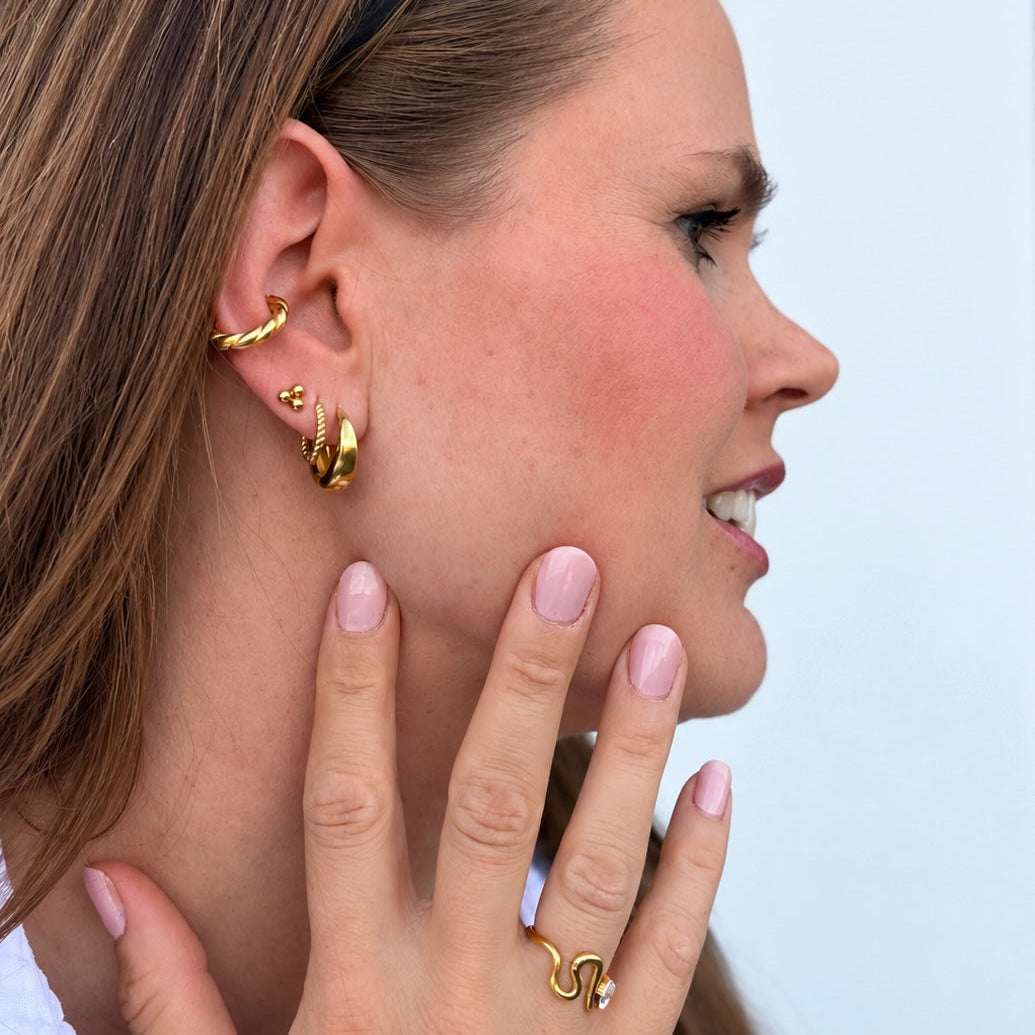 Slim Twist Ear Cuff