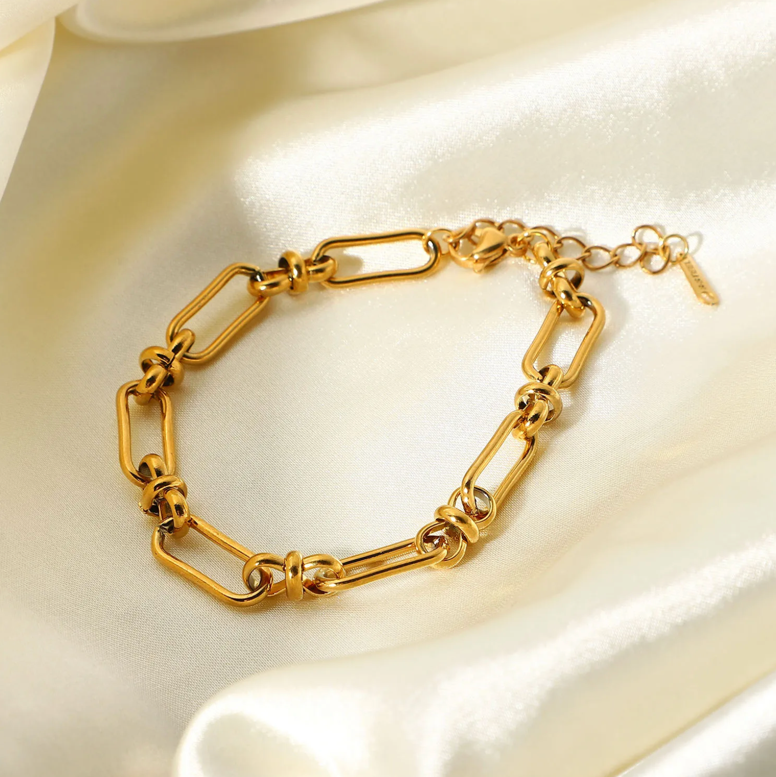Modern Links Armband