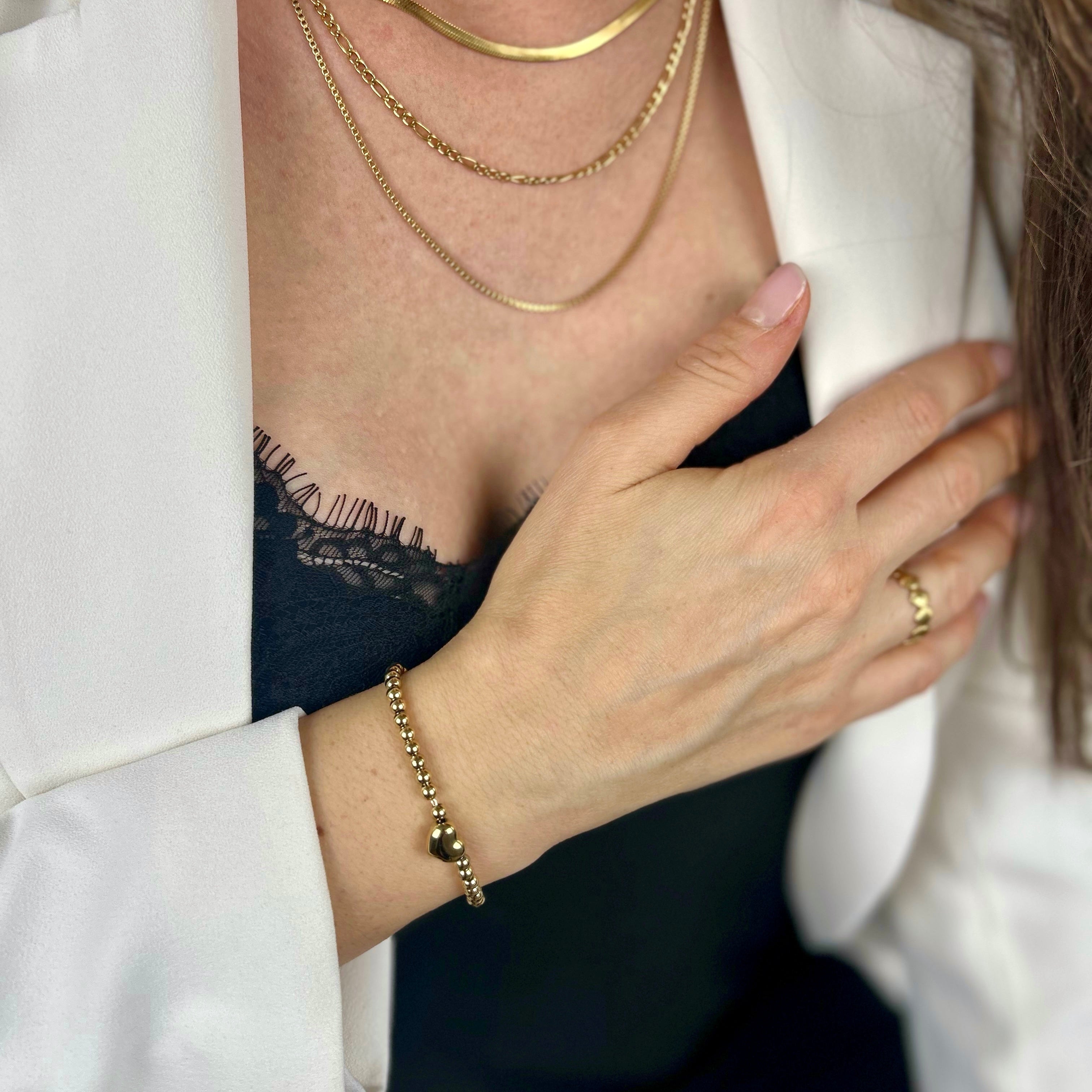heart beads armband trageaufnahme handgelenk lifestyle