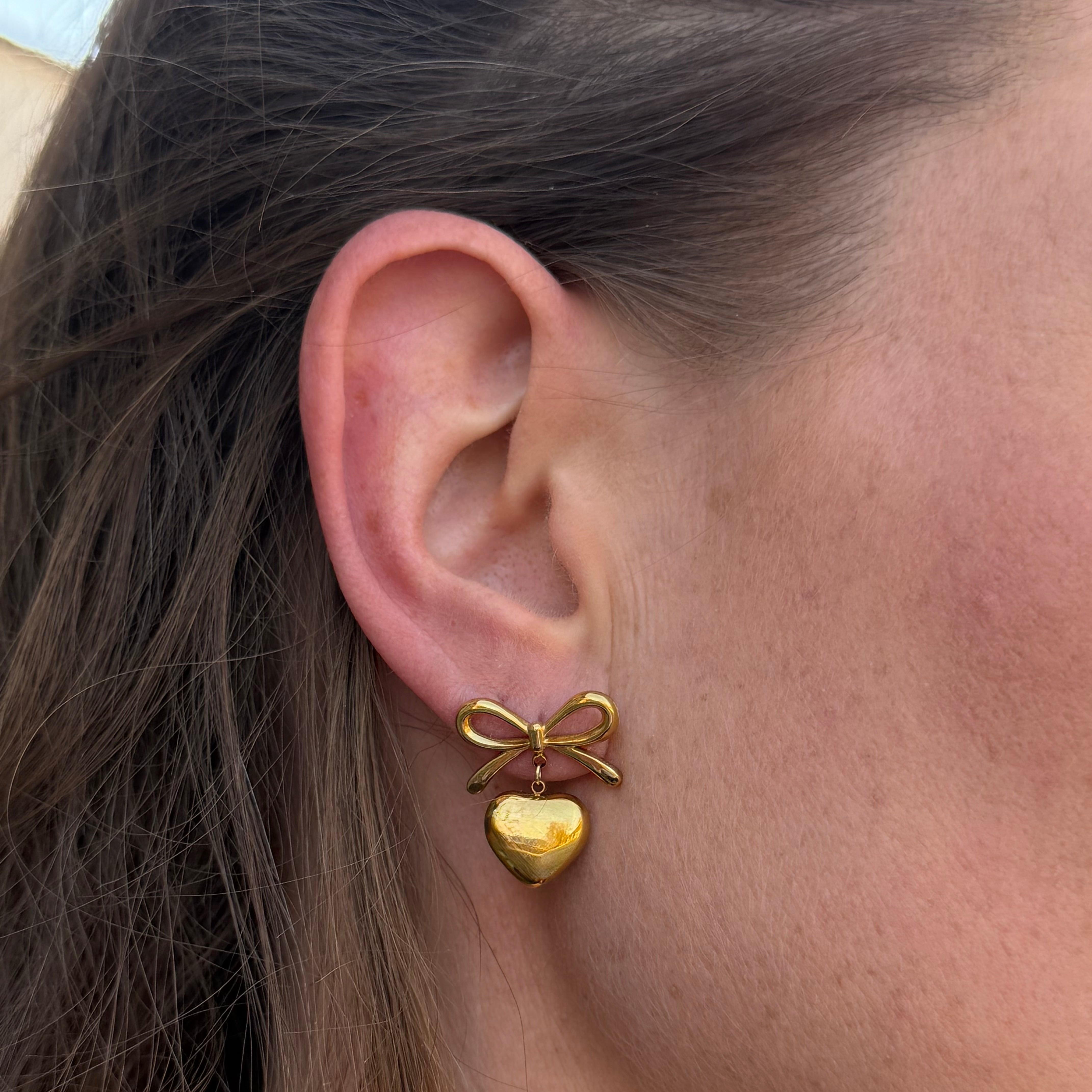 Golden Bow Heart Ohrringe
