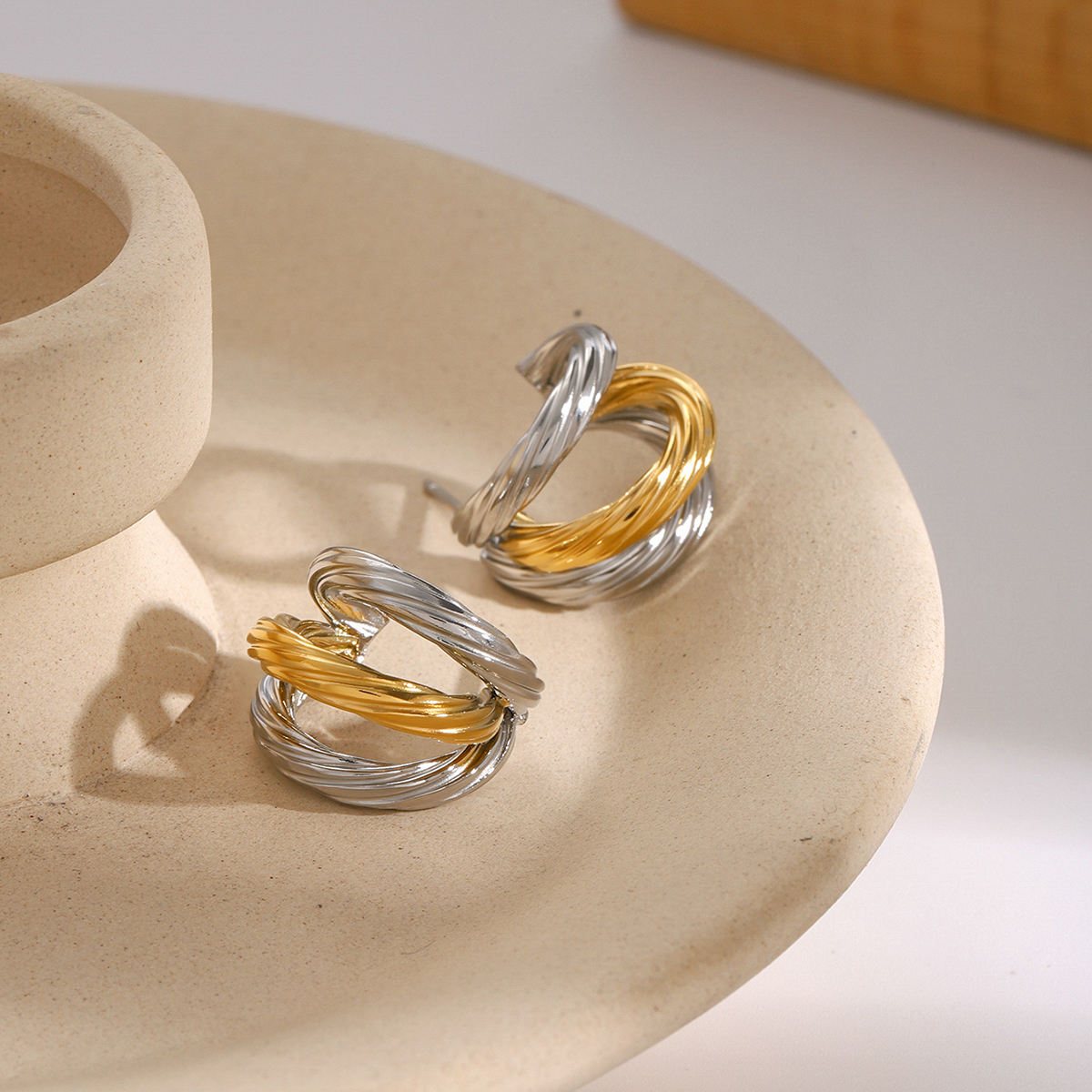 bicolor twist ohrringe gold silber hypoallergen