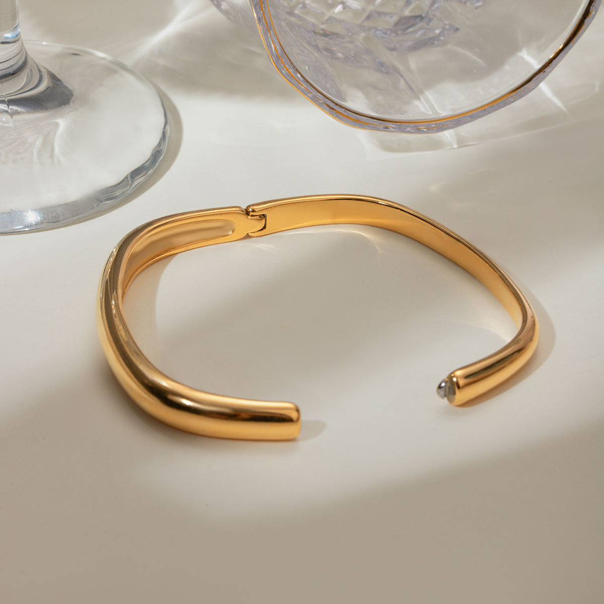 Modern Curve Armreif