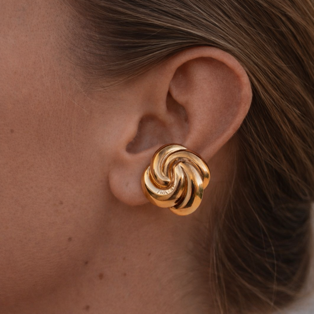 golden swirl ohrstecker gold edelstahl modern