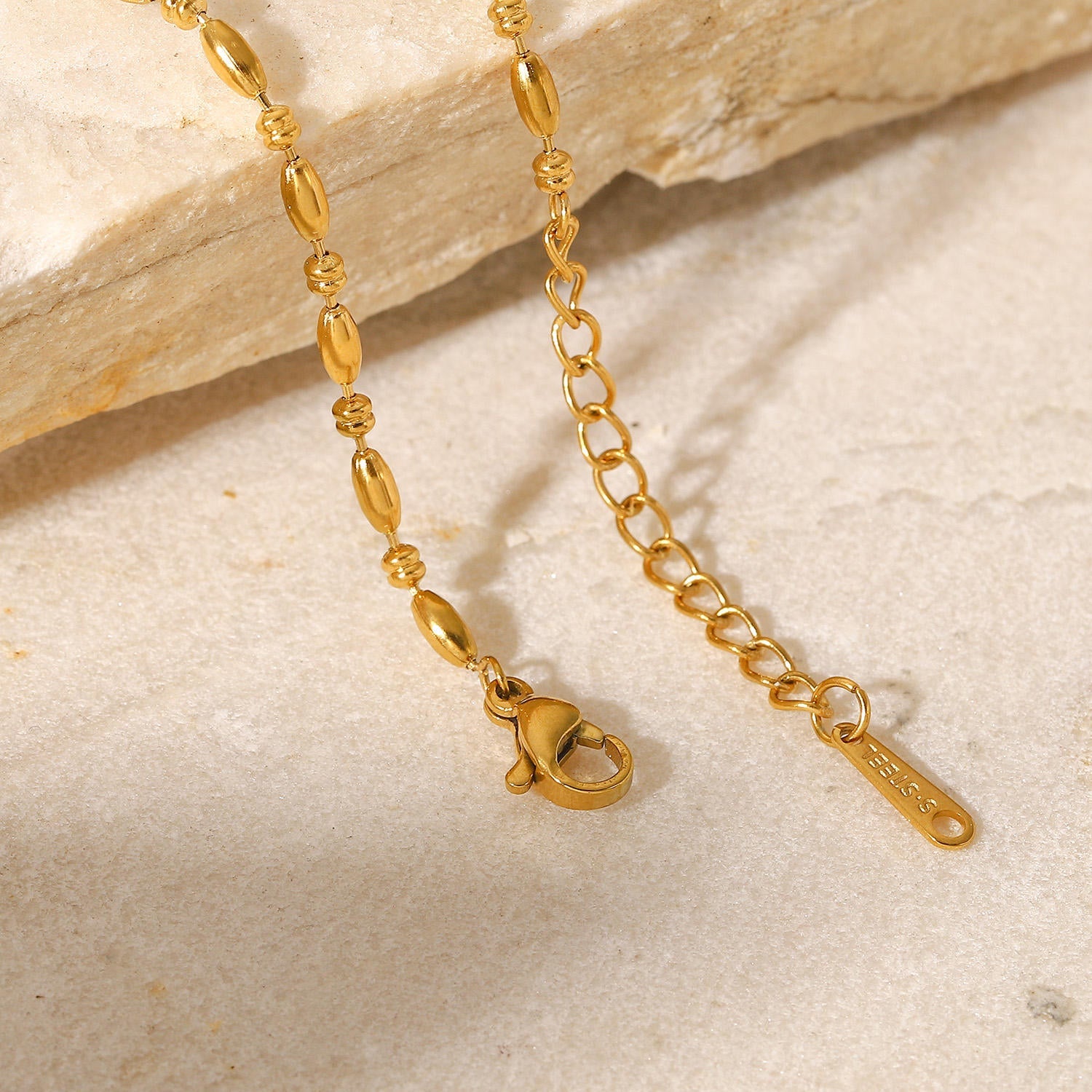 Golden Oval Armband