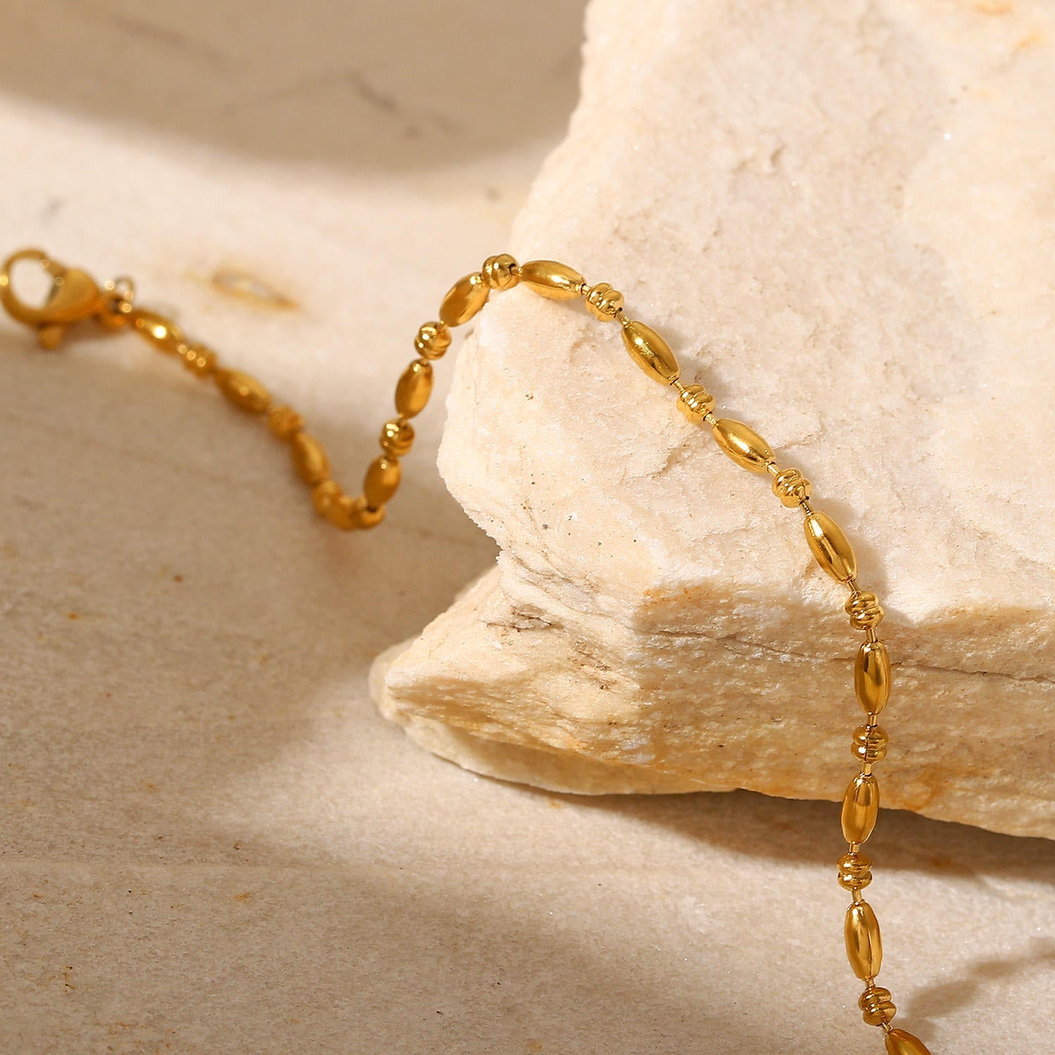 Golden Oval Armband