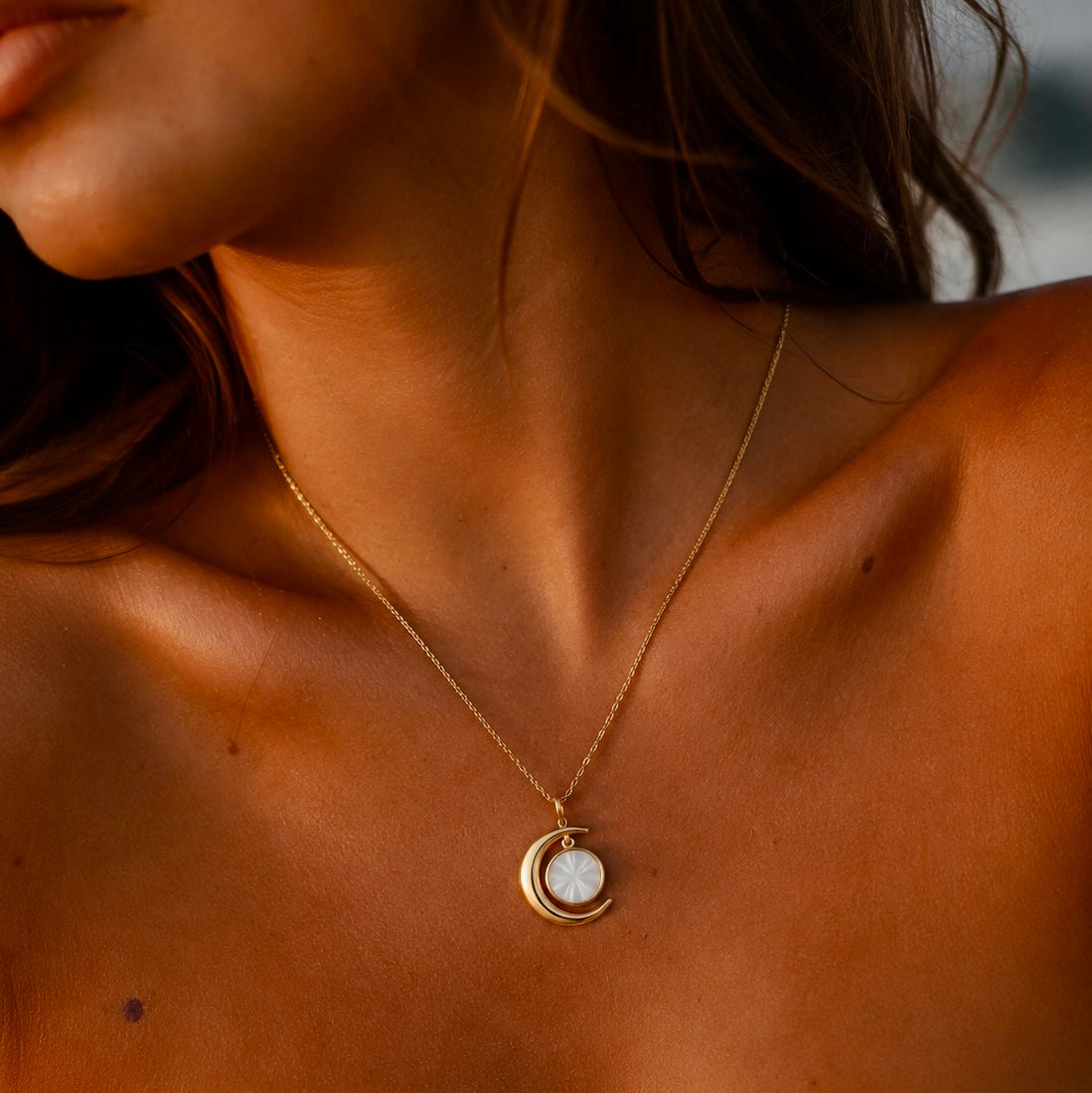 Luna Elegance Mond Halskette