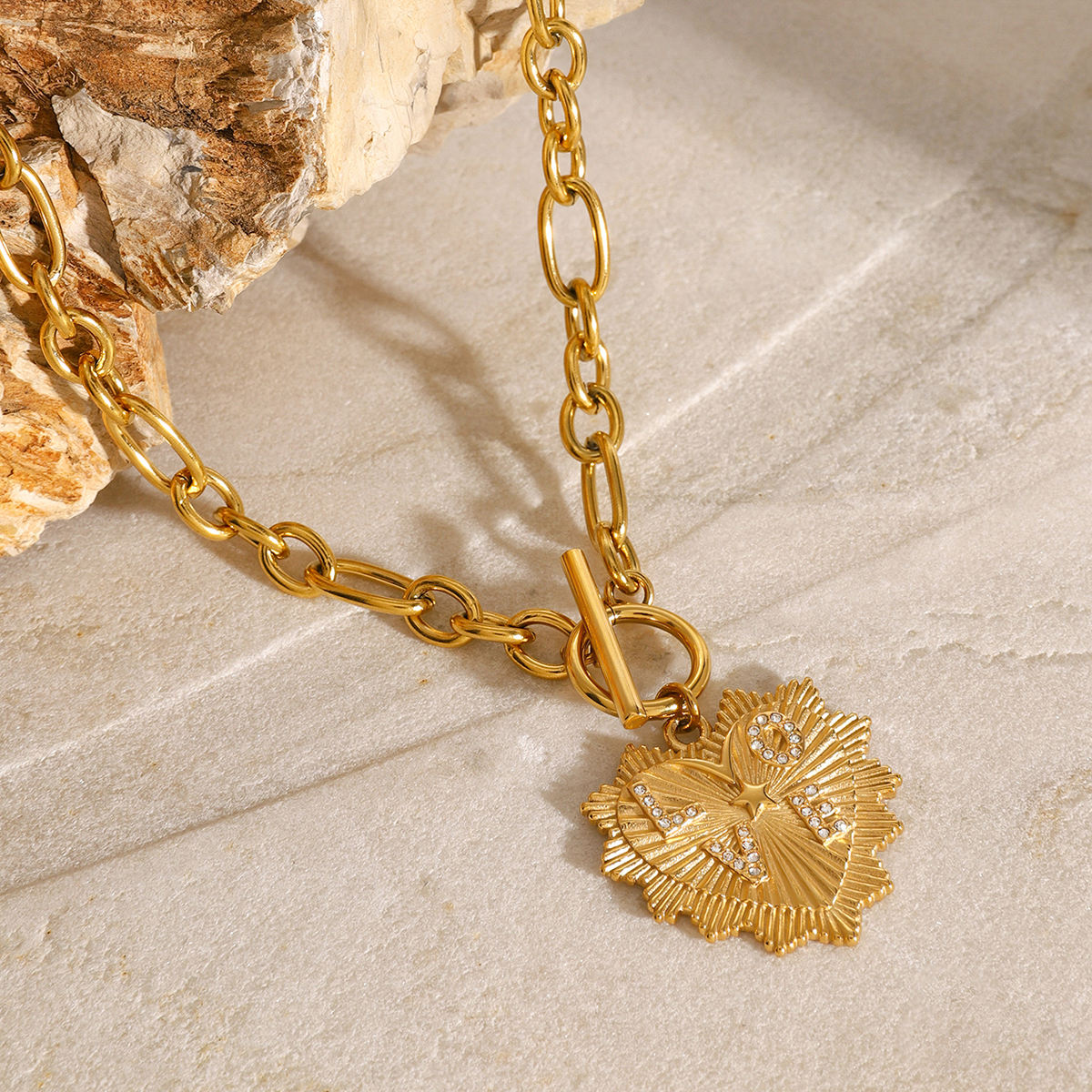 Golden Love Statement Kette