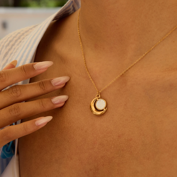Luna Elegance Mond Halskette