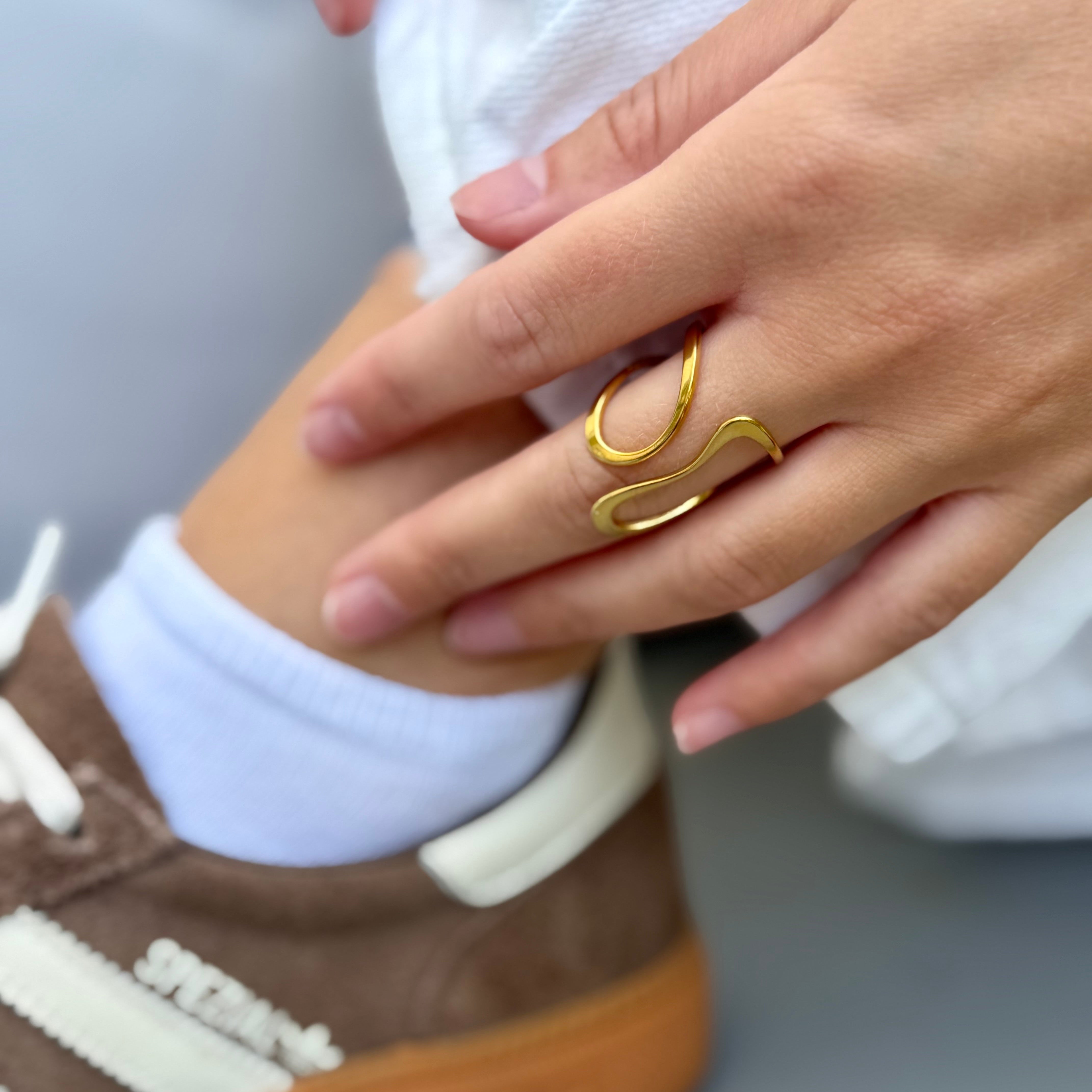 Wide Curve Ring