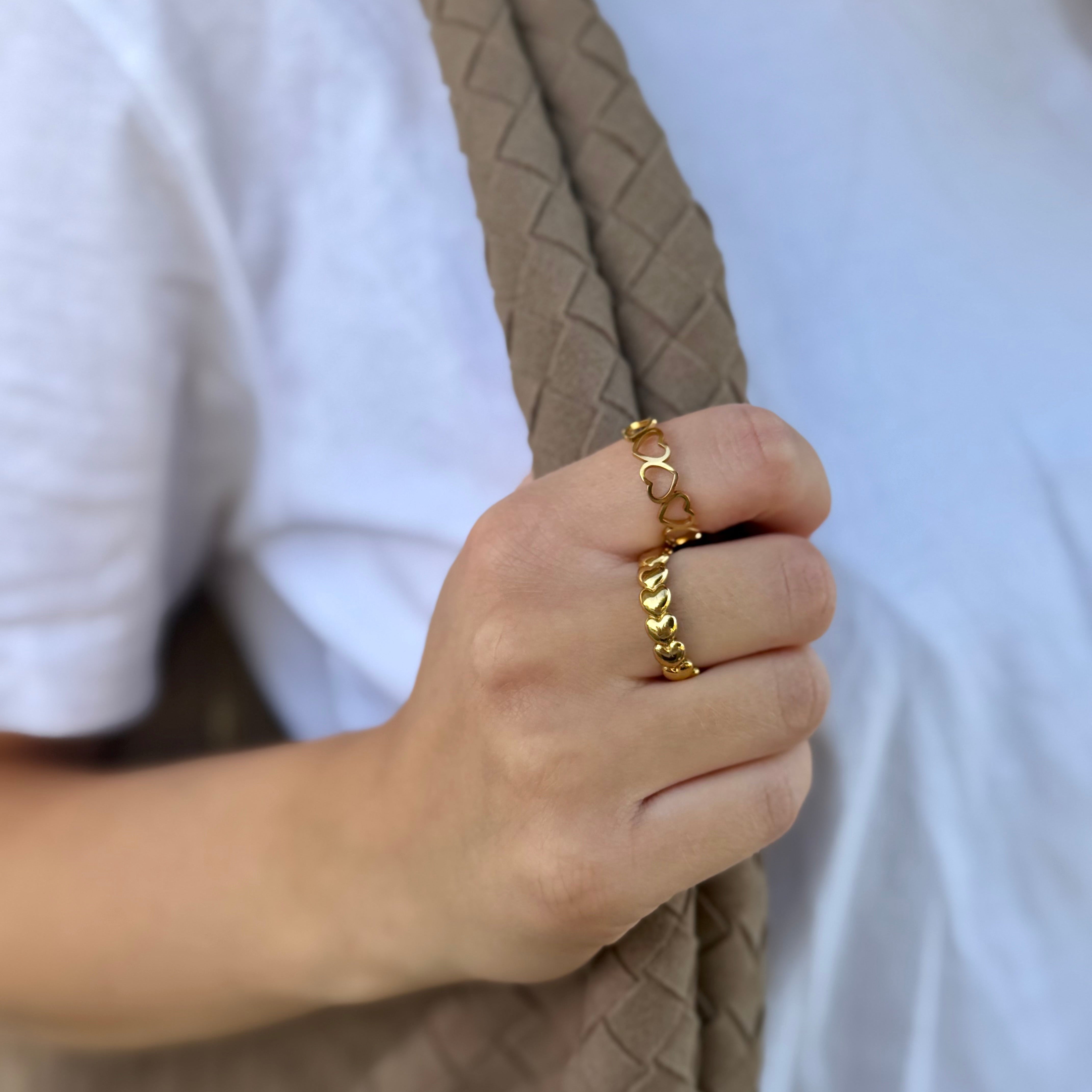 Wide Heart Chain Ring