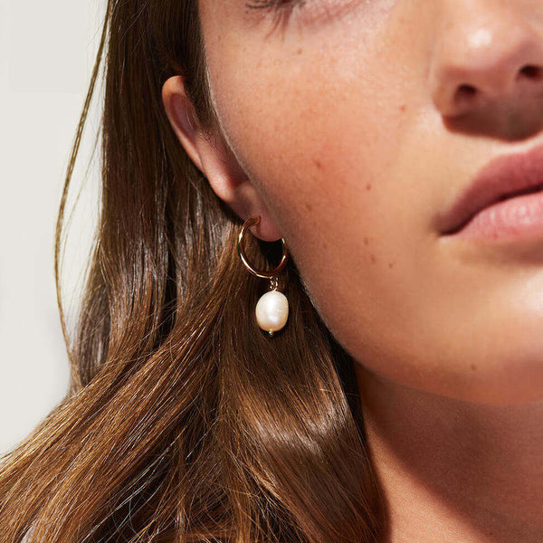 Modern Pearl Hoop Ohrringe